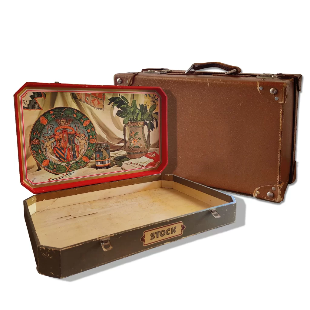 THE VINTAGE TREASURES. Old italian box and suitecase by MORETTINA DESIGN