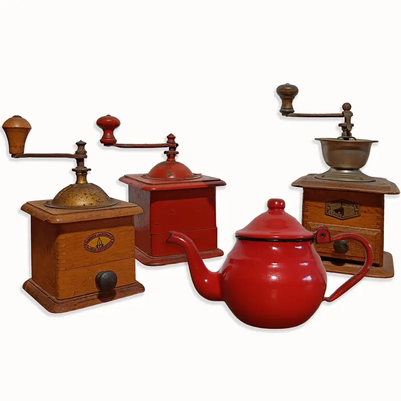 Vintage retro Cofee grinders and teapots y Morettina Design